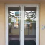 renovation-porte-entree-en-aluminium-creche-saint-georges-appc-1
